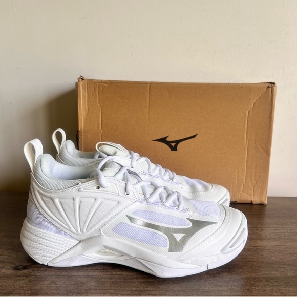 Mizuno Wave Momentum 2 Women's Shoe Size 8 #420A - Picture 1 of 9